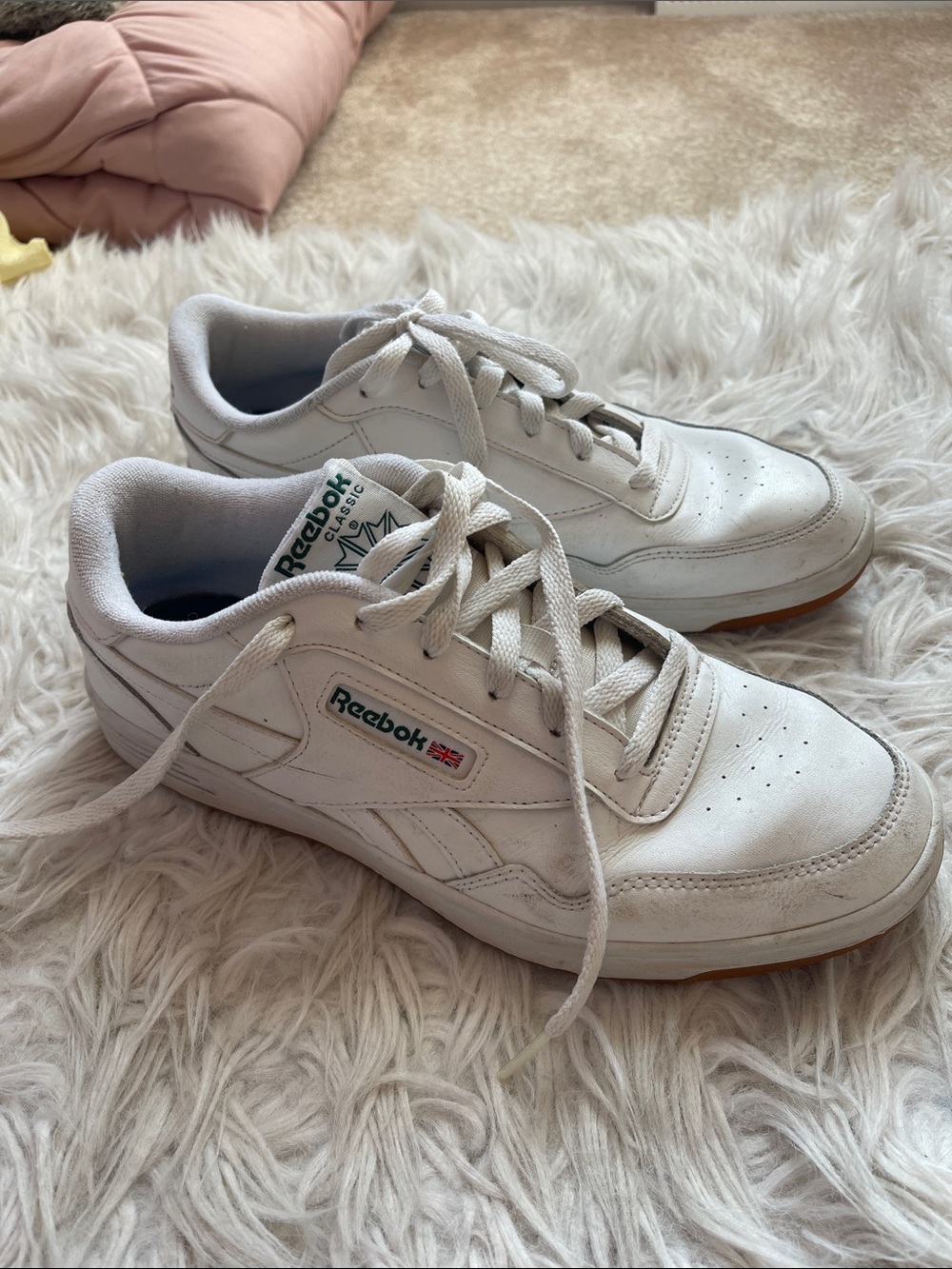 Reebok women’s White Leather Sneakers with Gum Outsole